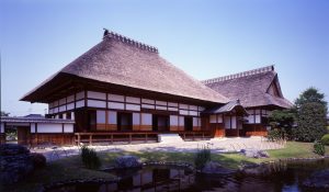 Summer: Main building (hojo), daily living quarters (kuri), study写真