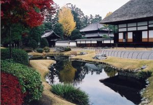 Fall: Shrine to Confucius (koshibyo) viewed from the southern gardens写真