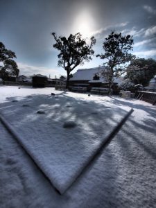 東塾跡に積もる雪写真